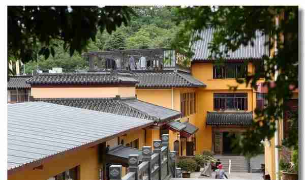 玄武湖旁的南京最古老梵刹——古鸡鸣寺