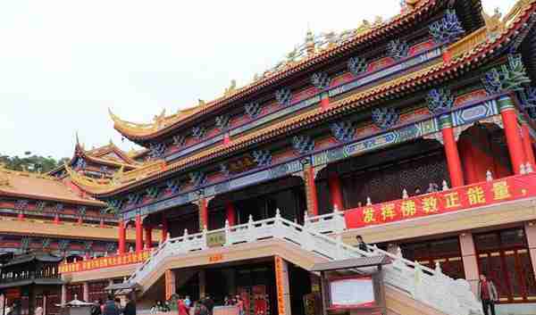 气派的东莞大岭山观音寺