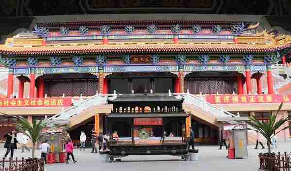 气派的东莞大岭山观音寺