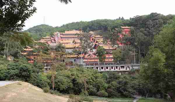 气派的东莞大岭山观音寺