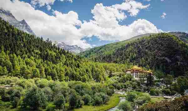 香格里拉之旅攻略，一种精神洗礼的过程，你不容错过的旅途