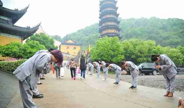 宁波九龙湖“净山净土”：把佛教作为一个重要的文化资源来开发