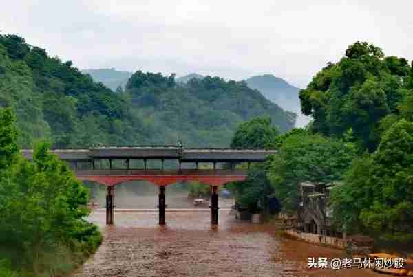 街子古镇一一有山有水有步道，有寺有庙有古迹，休闲健身好去处