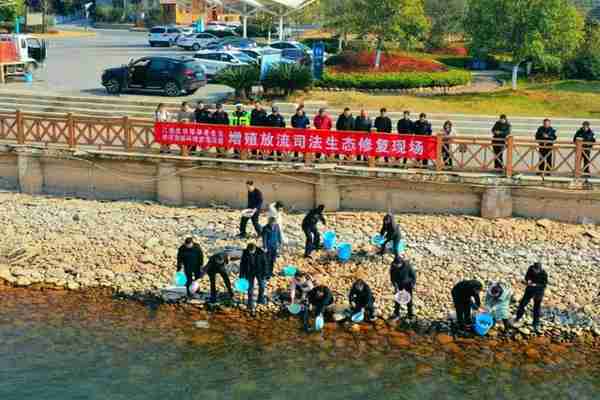 江西九江：法佑山水 徽闪九江