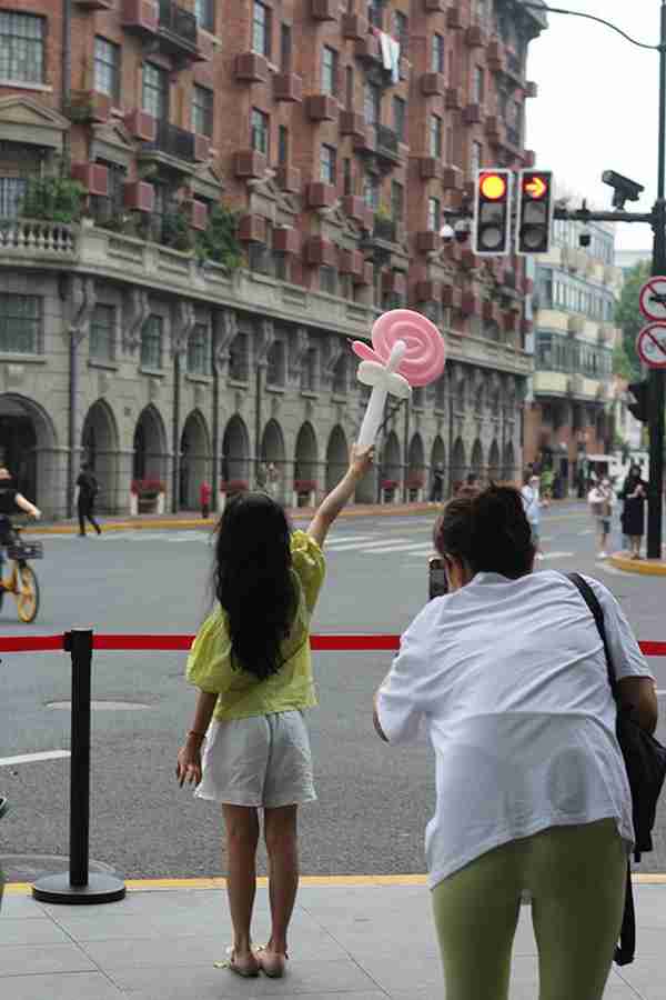 上海“重启”24小时：看见生活回归的熟悉感、城市恢复的快步伐