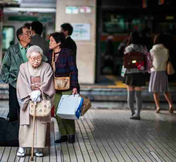 日本成人的底裤，被它扒光了