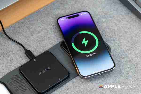 出门旅行的好伙伴！mophie Snap+ 磁吸三合一旅行无线充电器