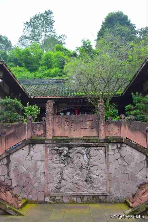 街子古镇一一有山有水有步道，有寺有庙有古迹，休闲健身好去处