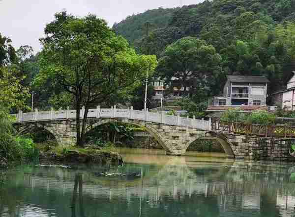 重庆万盛旅游景点汇总，石林比黑山谷好玩