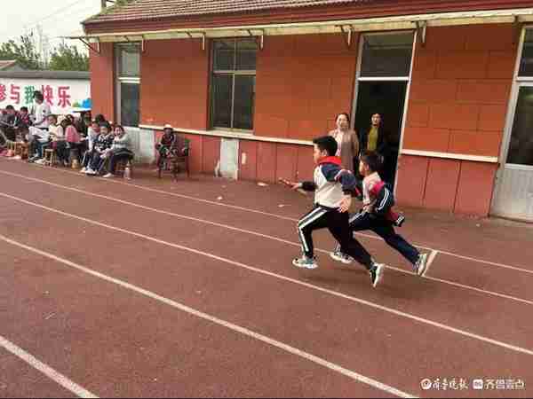 赛场展风采，新泰市楼德镇南泉小学春季田径运动会举行